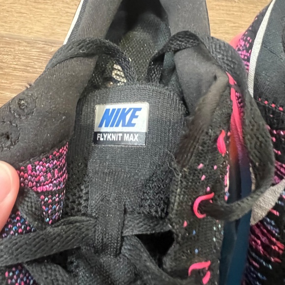 Nike Flyknit Max Womens Black/Blue/Hyperpunch 620659--002 - Picture 5 of 9
